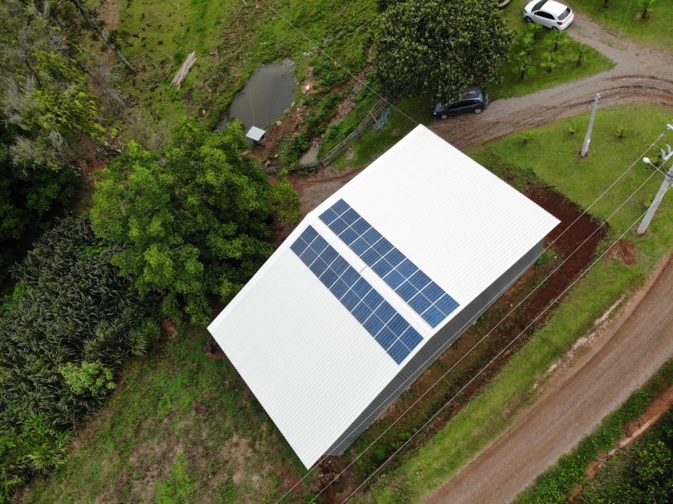 700 kW/mês