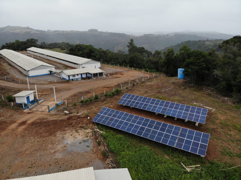 2.560 kW/mês
